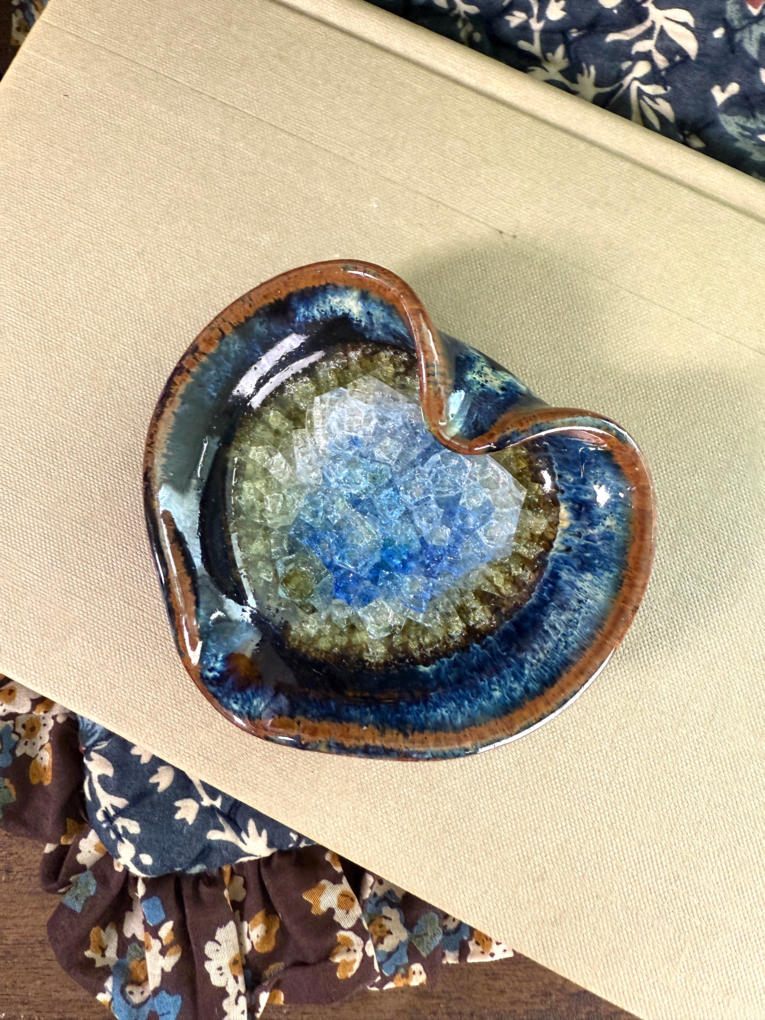 Heart-shaped pottery trinket dish